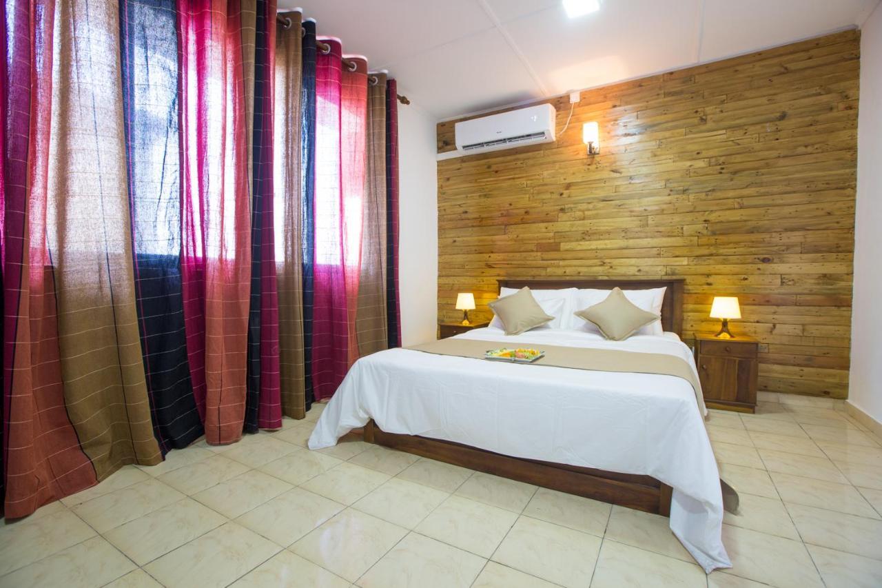 Maple Tree Residencies Hotel Dehiwala-Mount Lavinia Bagian luar foto